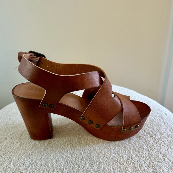 Madden Girl Brown Leather and Wooden Heels in Women’s Size 6. - Picture 3 of 5